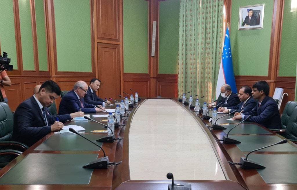Глава МИД Узбекистана принял первого гостя международной конференции