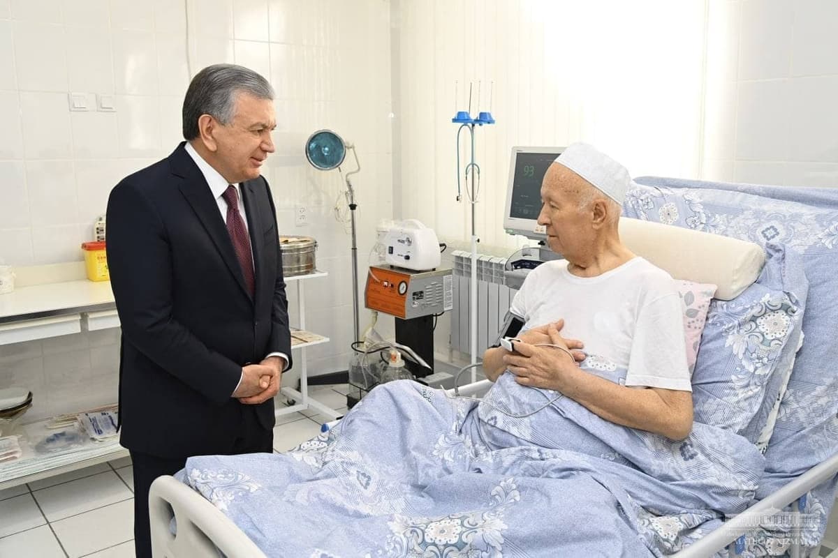 Шавкат Мирзиёев навестил героя Узбекистана Хасана Нормуродова