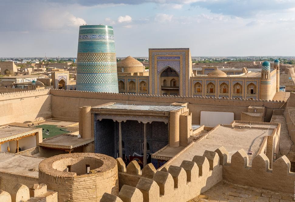 «Ichan qal'a» hududida qadimiy quduq topildi 