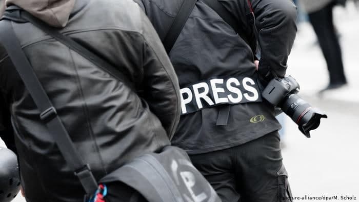 Uzbekistan establishes criminal liability for obstructing professional activities of journalists