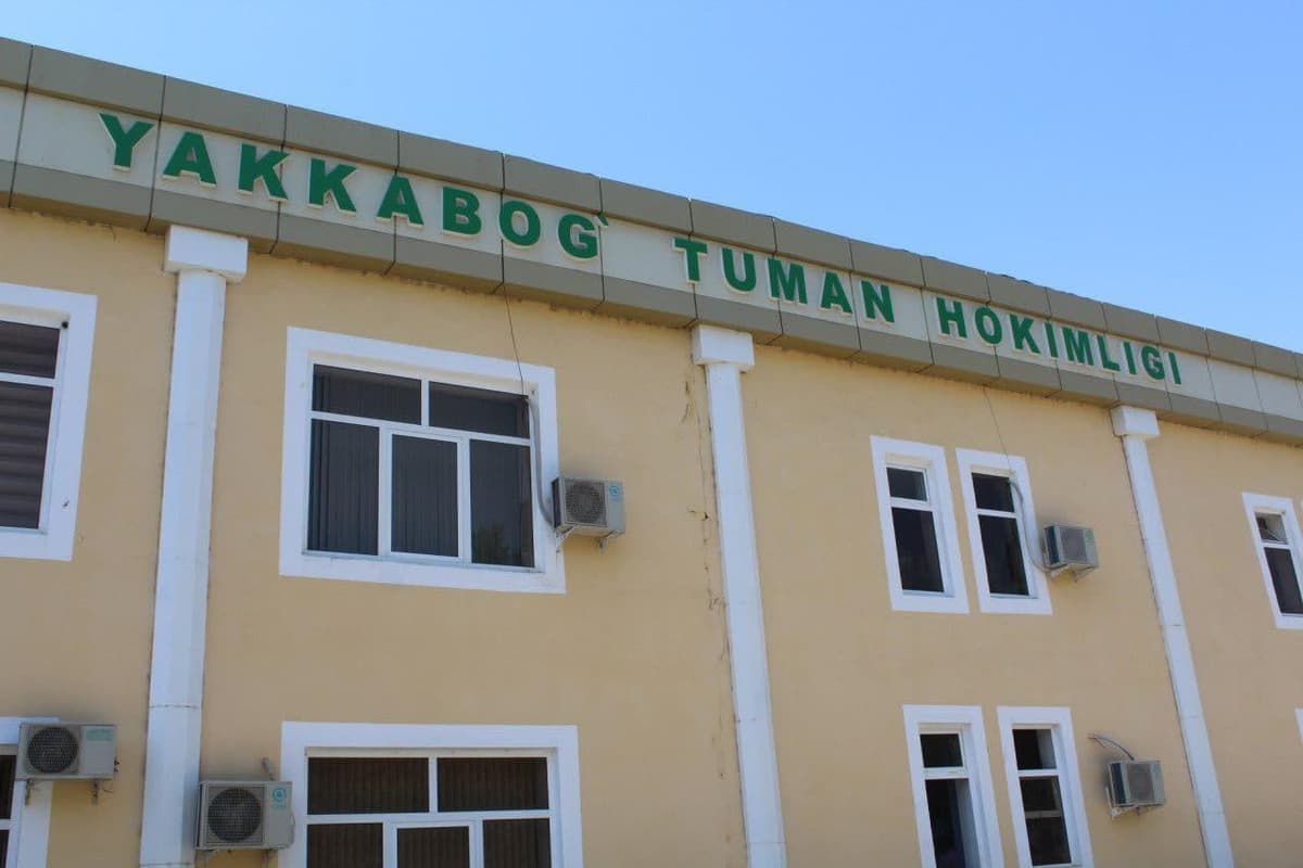 Sud Yakkabog‘ tumani hokimining tadbirkorga tegishli yerni qaytarib olish haqidagi qarorini haqiqiy emas deb topdi