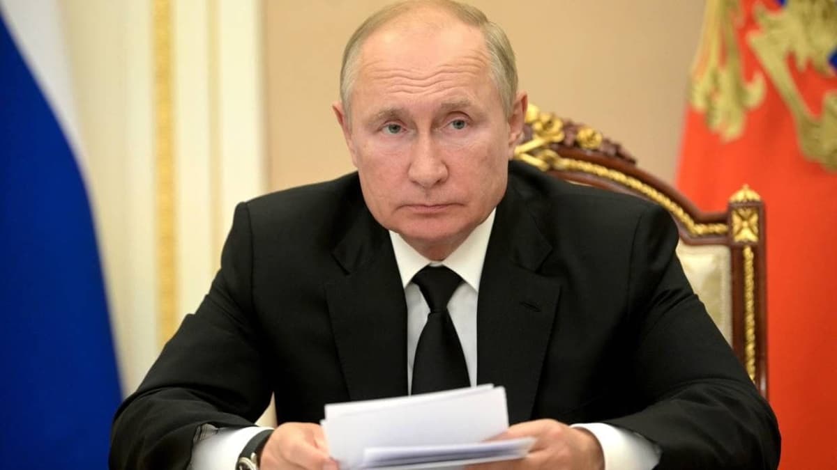 Putin Rossiyaning Ukrainaga bostirib kirishi haqidagi savolga javob berdi