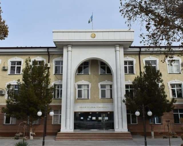 Очередной «бескорыстный дар» властям города. На этот раз - магазин