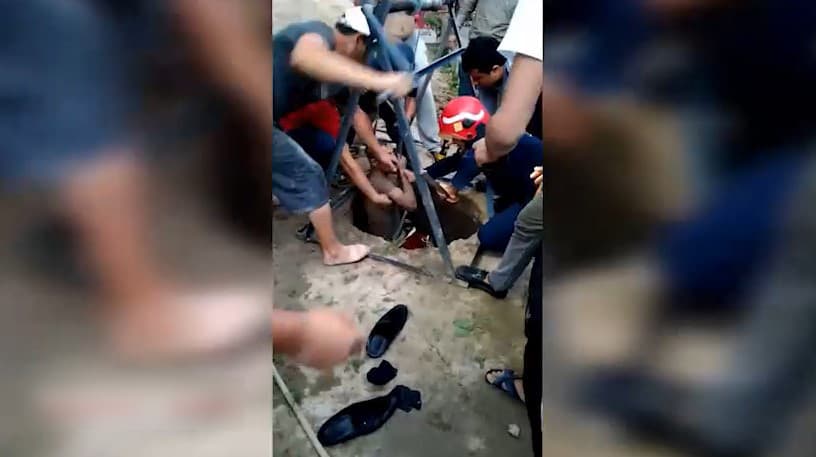 Спасатели вытащили мужчину из 8-метрового колодца – видео