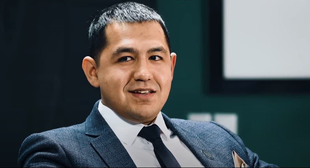 «Bu yerda faqat boylarning bolalari o‘qishi haqidagi gaplar xato» - Eng yosh prezident maktabi direktori bilan suhbat