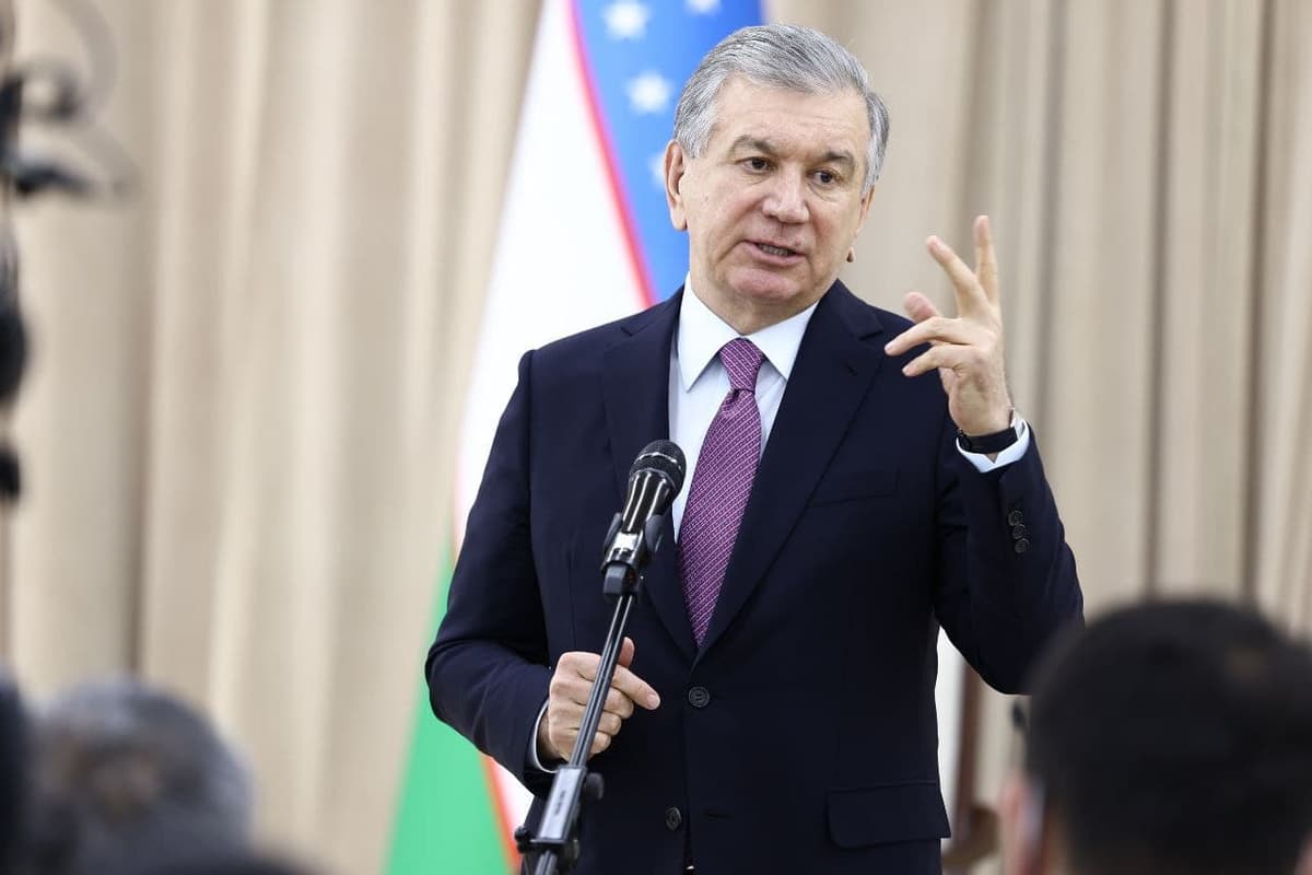 “Улар ўзига чет элларда уйлар қуришди, Ўзбекистонда қурмади-ку” — Президент нефть-газ ва тоғ-кон соҳасининг олдинги раҳбарлари ҳақида гапирди