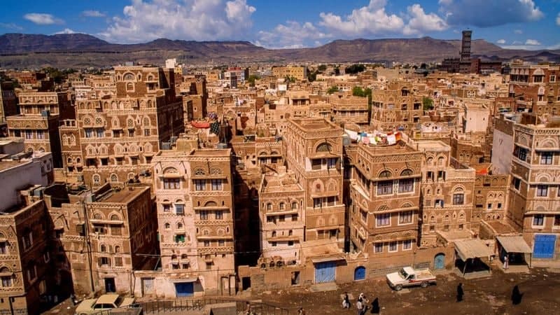 «Саҳро Манҳэттени». Ямандаги ўрта аср осмонўпар биноларида одамлар ҳали ҳам яшамоқда