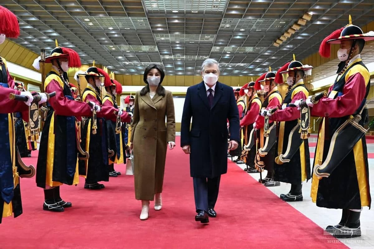 Shavkat Mirziyoyev meets with representatives of South Korean business circles  