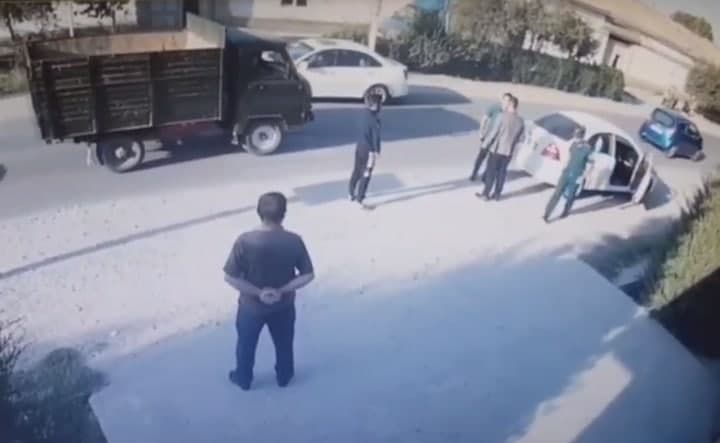 Video: Samarqandda IIB avtomobili maktab ko‘chasida xavfli tarzda harakatlandi