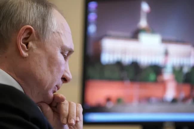 WP: Putinning yaqinlari orasida urushdagi xatolarni ochiq ayta oladigani topildi
