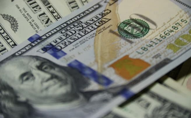 Ukrainaga bosqinning birinchi kunida rossiyalik eng boy tadbirkorlar 39 milliard dollar yo‘qotishdi – Bloomberg