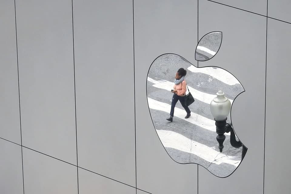 Хакеры взломали устройства iPhone служащих госдепа США