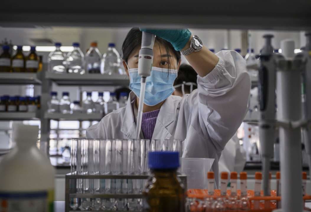 Hongkongda koronavirusni o‘ldiruvchi po‘lat ixtiro qilindi