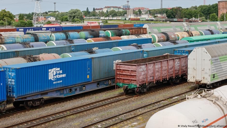 Узбекистан внесли в список транзитных для подсанкционных товаров стран