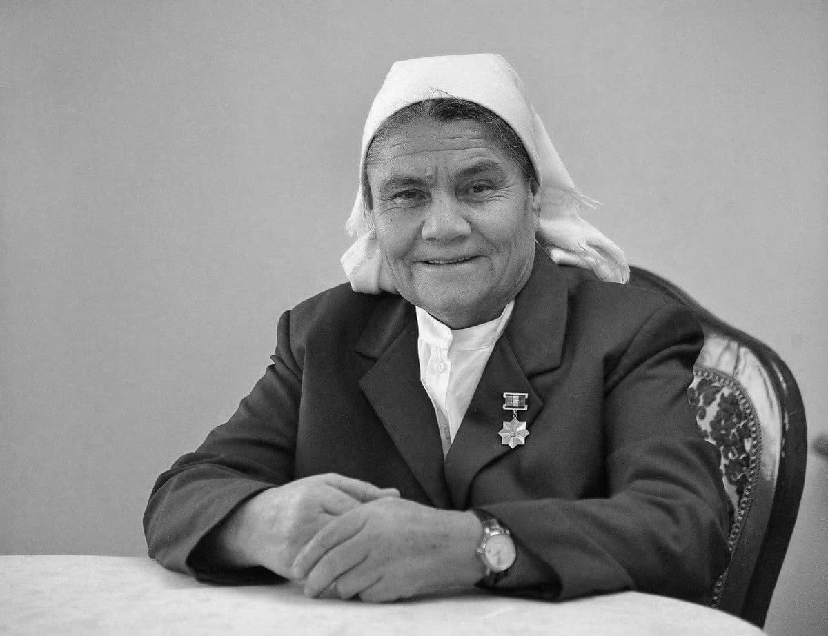 Скончалась Герой Узбекистана Лола Муротова
