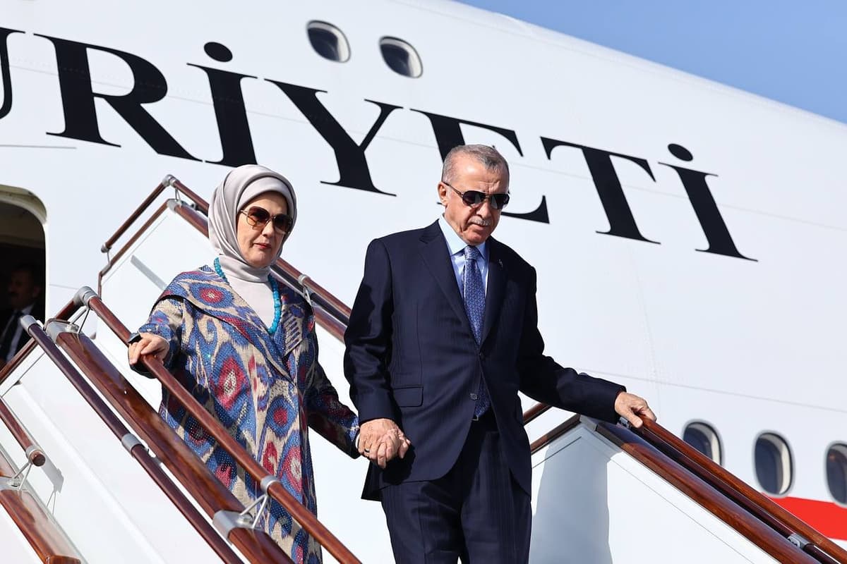 Recep Tayyip Erdoğan arrives in Samarkand