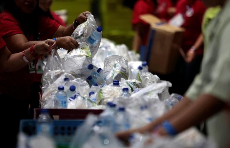 Buyuk Britaniyada minglab odamlar o‘zlari tashlaydigan plastik chiqindini hisoblab ko‘rishadi