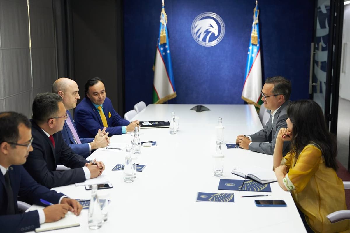 Komil Allamjonov meets with RFE/RL president and editor-in-chief of Uzbek service