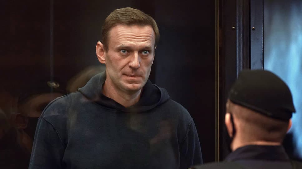 Навального приговорили к девяти годам колонии строгого режима