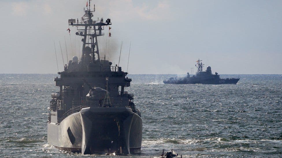 Россиянинг ўндан ортиқ кемаси Болтиқ денгизида ҳарбий машғулотлар ўтказишни бошлади 