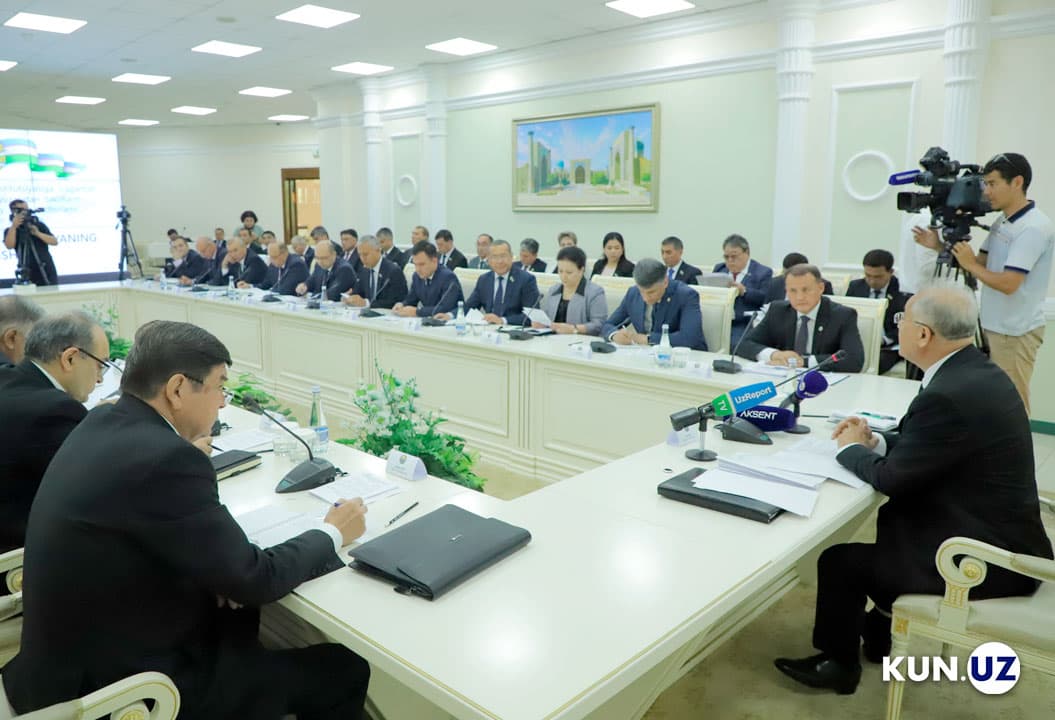 Constitutional Commission approves first proposals
