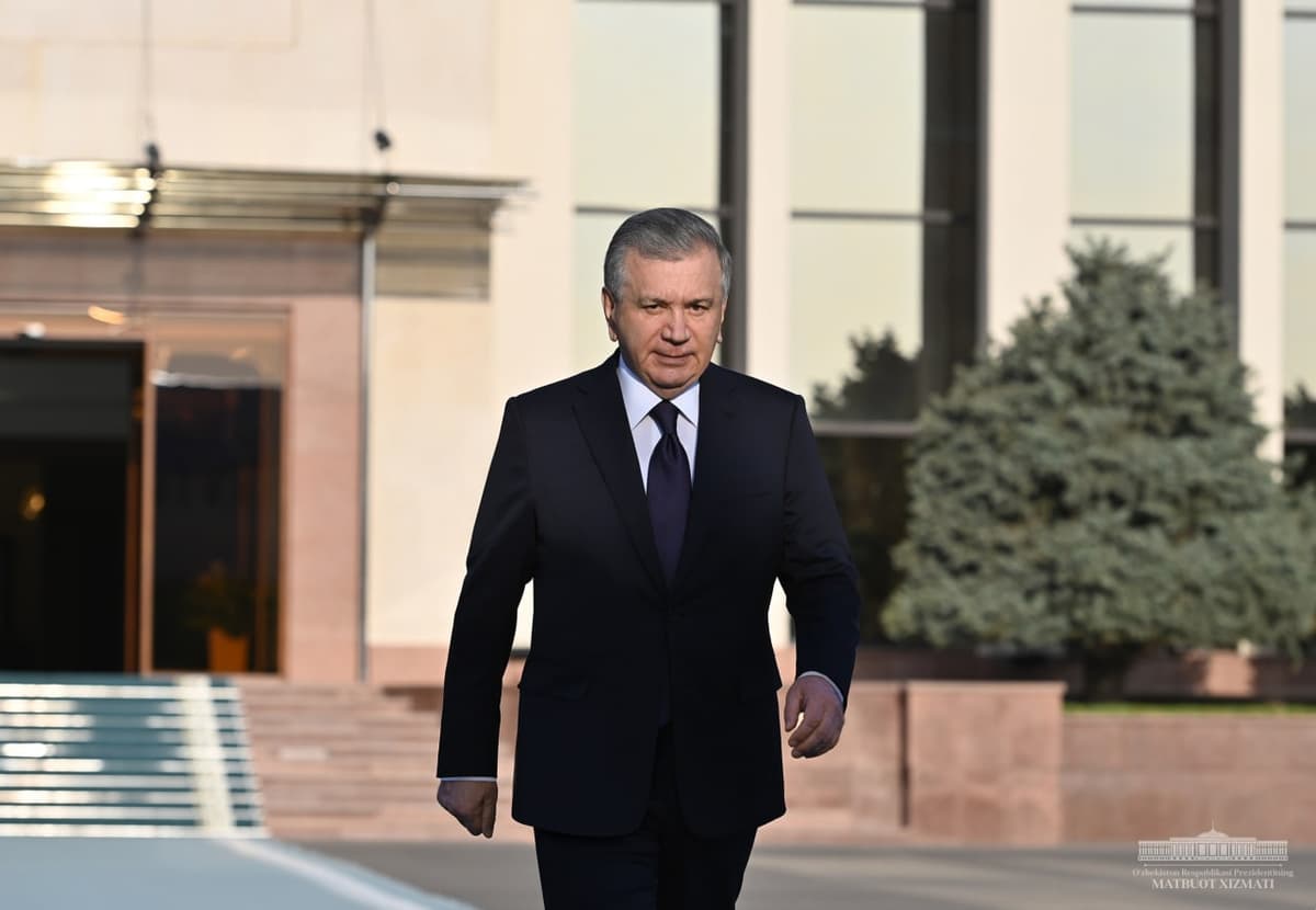 Президент Узбекистана отбыл в Санкт-Петербург