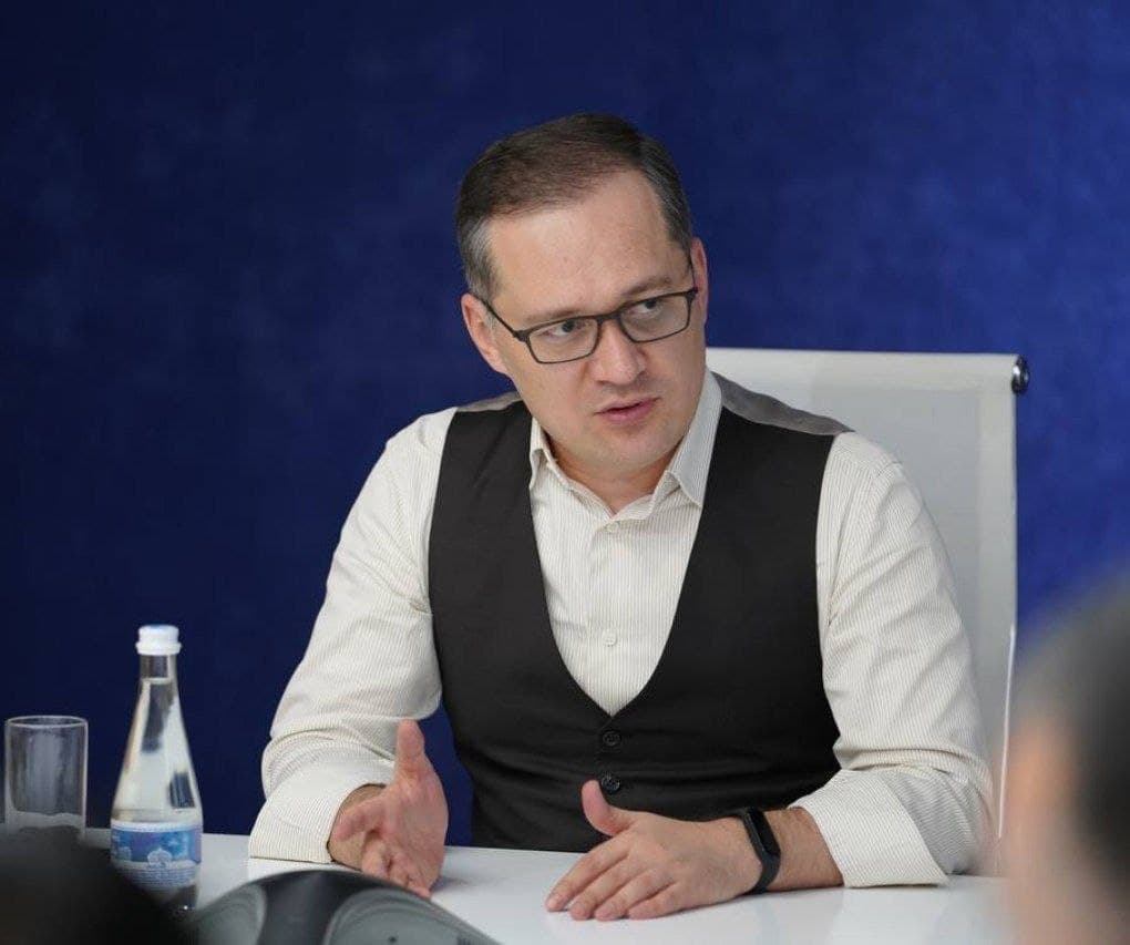 Komil Allamjonov: «Yo‘qotilgan «prava»ni qayta tiklash uchun imtihon topshirish tizimi bekor qilindi»