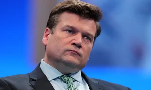 Britaniyalik vazir Ukraina Rossiyadagi nishonlarga hujum qilishga haqli ekanini aytdi