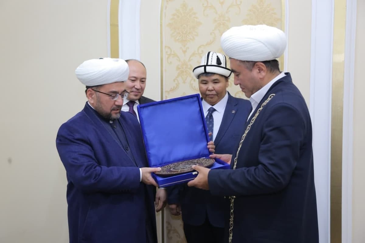 O‘zbekistonga Qirg‘iziston muftiysi boshchiligidagi diniy ulamolar tashrif buyurdi