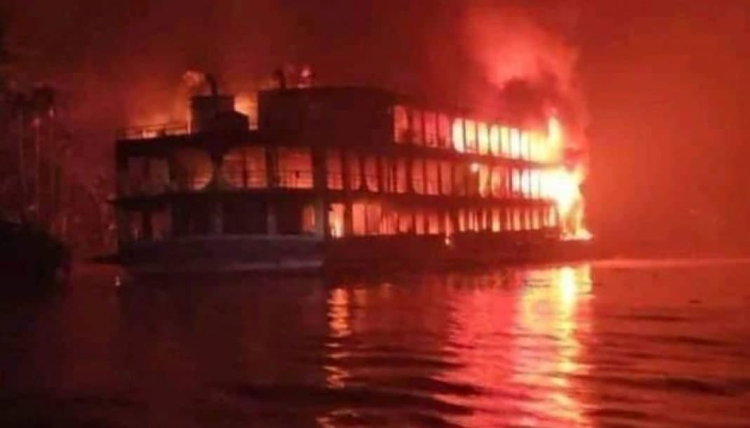 Bangladeshda paromda chiqqan yong‘inda 37 kishi halok bo‘ldi