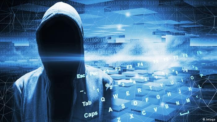 Хакеры Anonymous слили базу данных Минобороны России, сайт Кремля не работает