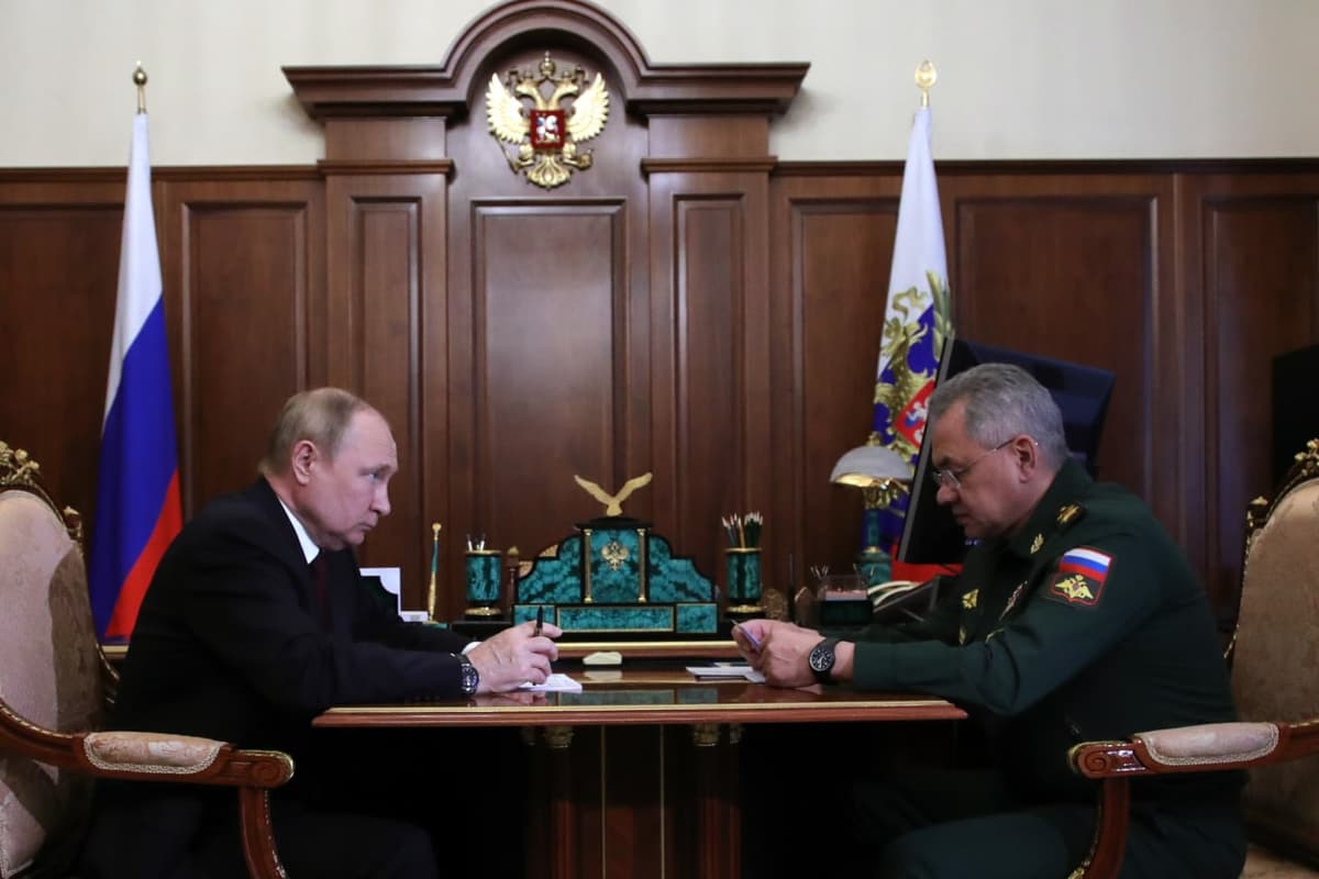 Putin Luhansk oblastidagi janglarda qatnashgan bo‘linmalarga «dam olish»ni buyurdi