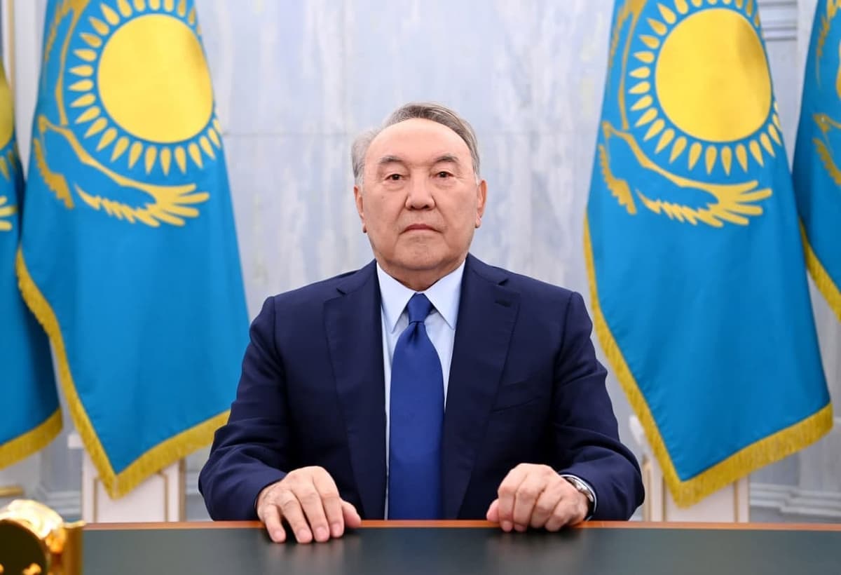 «Elitada hech qanday ziddiyat yo‘q» - Nazarboyev namoyishlardan keyin ilk bor ko‘rinish berdi