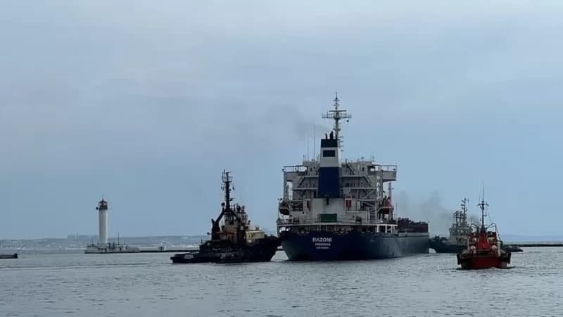 Одесса портидан дон ортилган биринчи кема чиқиб кетди