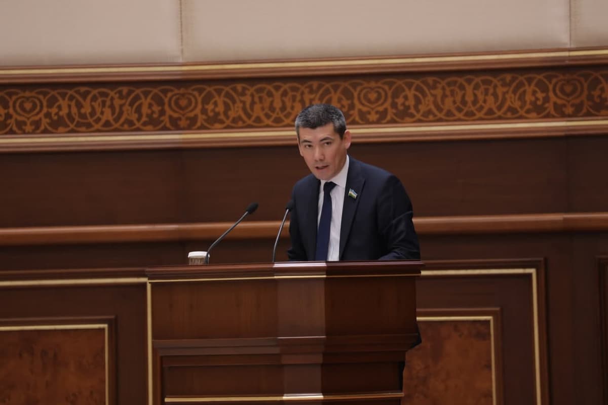 Сенаторы заявили, что в рекламах и клипах часто пропагандируют деньги, богатство и безнравственность