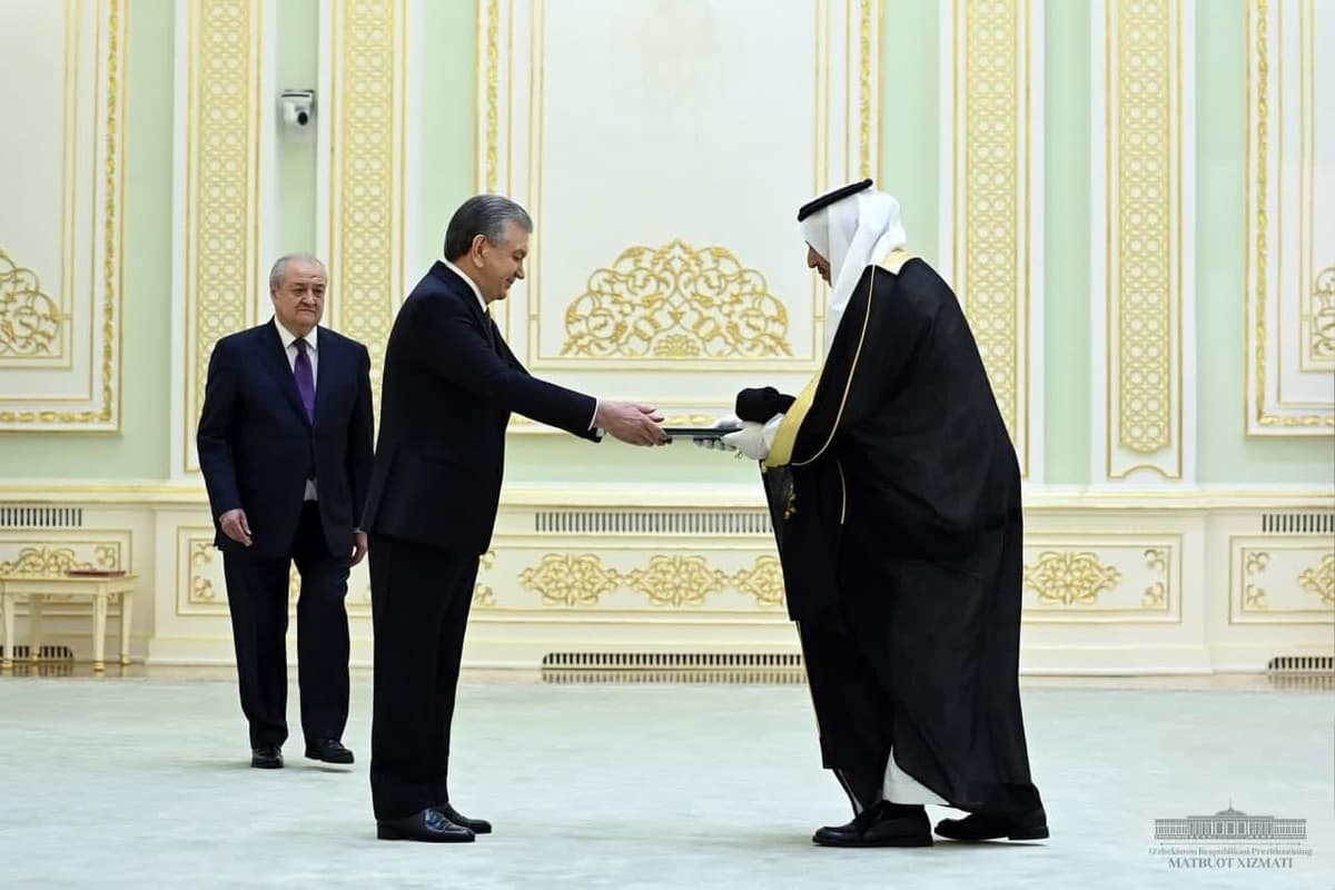 Foto: Prezident 4 davlat elchilaridan ishonch yorliqlarini qabul qildi