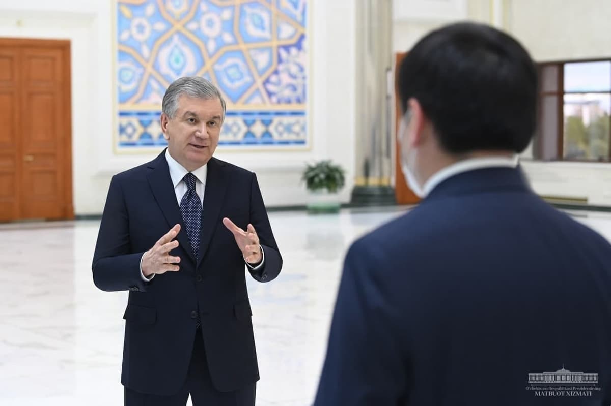 «Inson qadri bu – gaz, «svet», suv va asfalt yo‘l bo‘lishi» – prezident faoliyatiga oid navbatdagi ko‘rsatuv efirga uzatildi