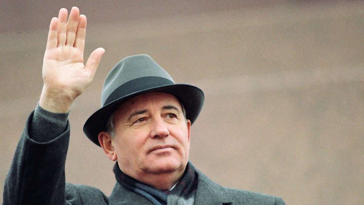 “Romantik siyosatchi” - O‘zbekistonliklar SSSRning oxirgi rahbari haqida nima demoqda?