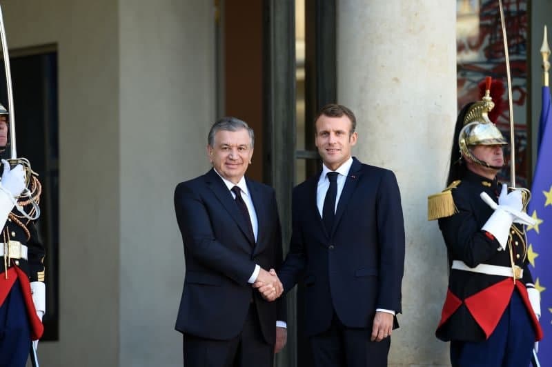 Mirziyoyev congratulates Macron on his victory in presidential election