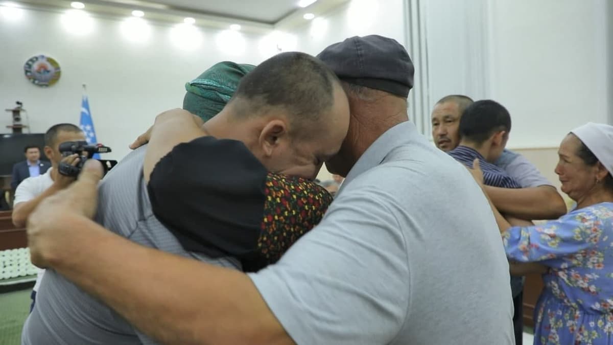 Qoraqalpog‘istonda 24 nafar gumonlanuvchi jamoat kafilligi asosida o‘z oilasiga qaytarildi