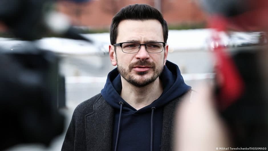 Ilya Yashin Rossiya armiyasi haqidagi «feyklar» uchun tergov izolyatoriga yuborildi