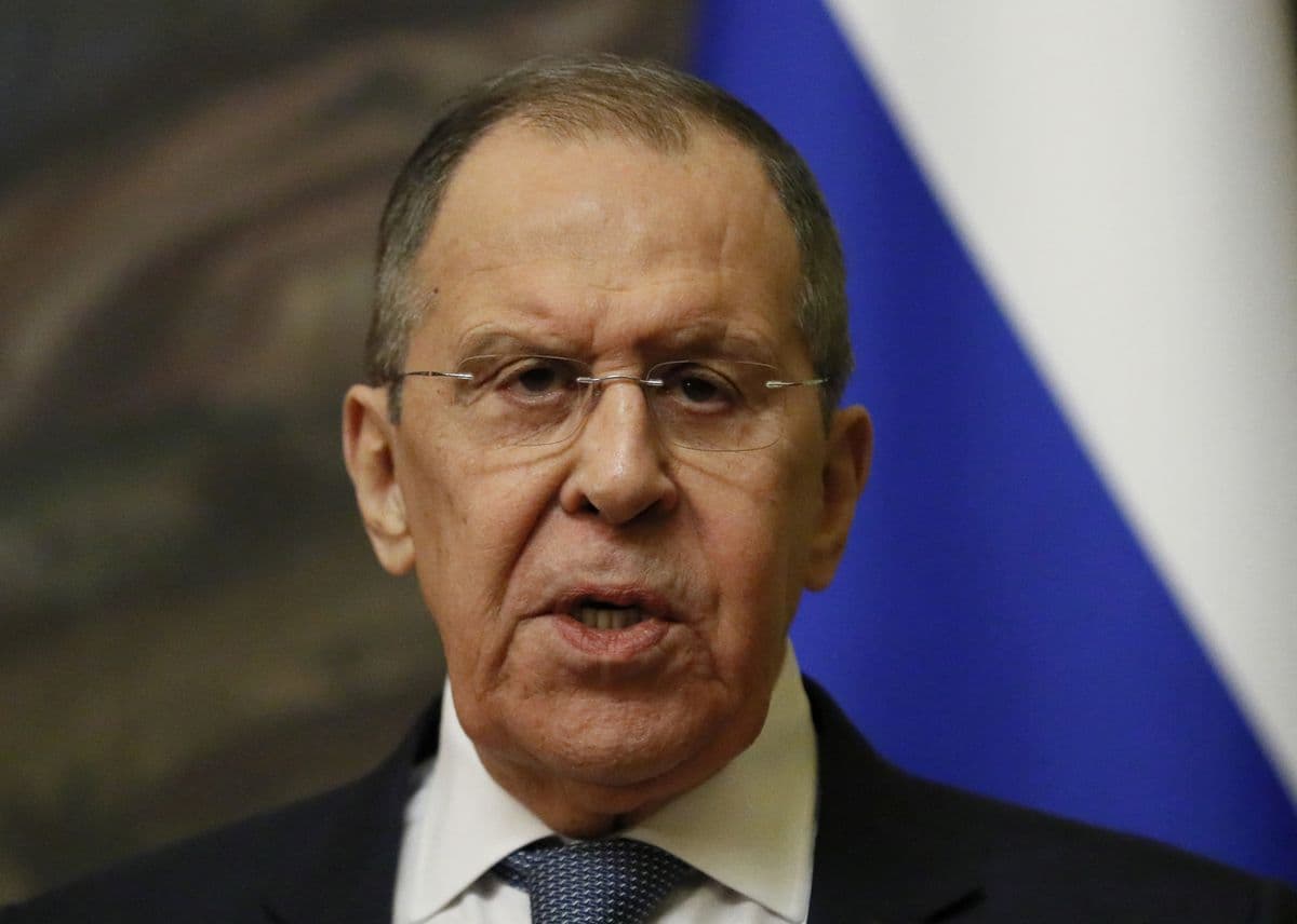 Lavrov Hitlerda ham “yahudiy qoni bo‘lgani”ni iddao qildi. Isroil undan uzr so‘rashni talab etdi