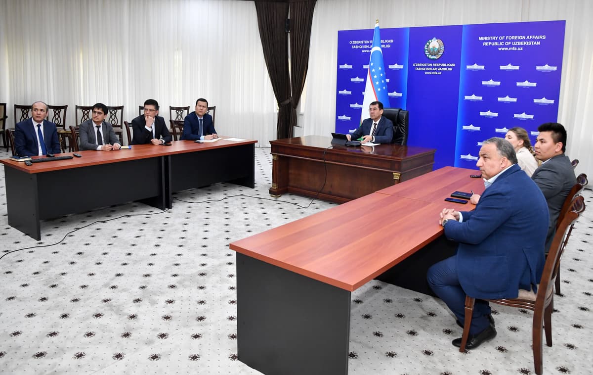 Дипломаты приняли участие в семинаре по обучению эффективного продвижения имиджа страны в соцсетях
