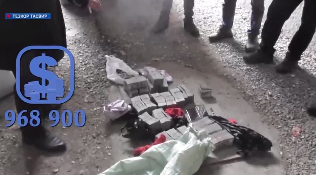 СГБ пресекла вывоз наличной валюты на 1,6 млн долларов. Задержаны шестеро граждан Кыргызстана