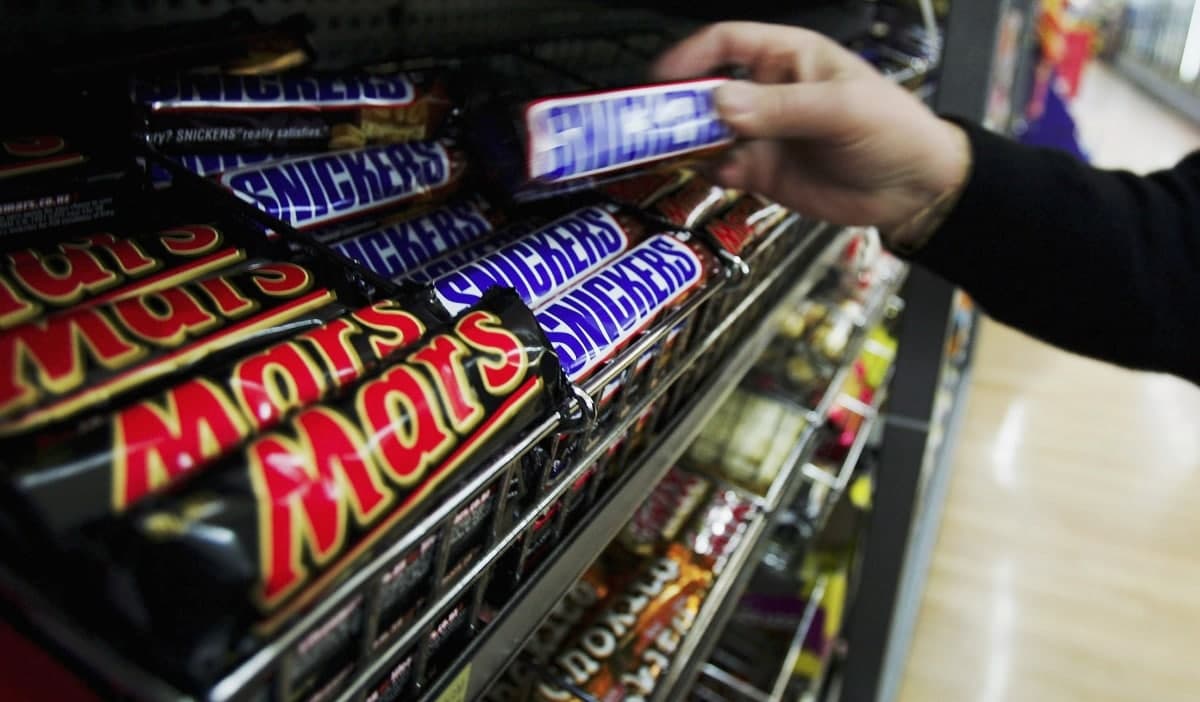 Snickers Tayvanni mamlakat deb atagani uchun Xitoydan uzr so‘radi