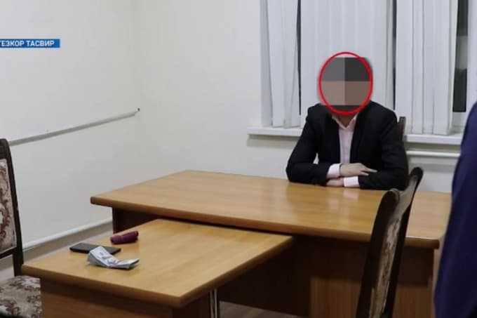 В Сырдарье замначальника налогового управления поймали при возврате части полученной им взятки