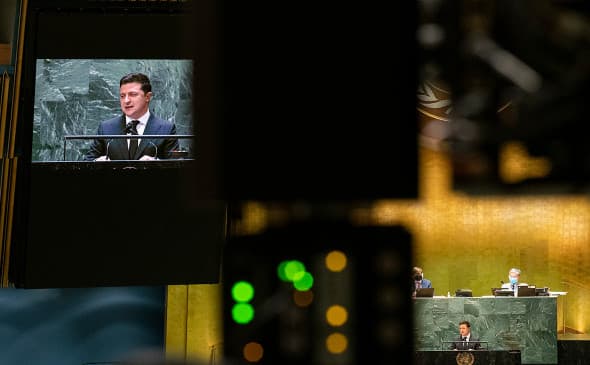 Zelenskiy Donbass bo‘yicha referendum va Putin bilan muzokaralar o‘tkazilishi mumkinligini istisno qilmadi