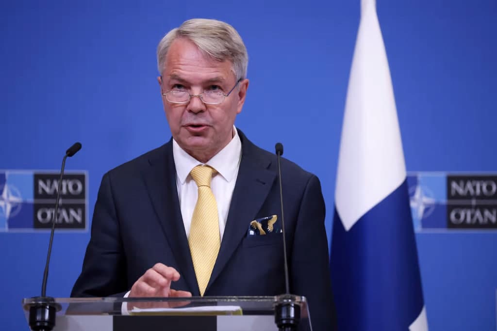 Finlandiya rossiyaliklarga viza berishni keskin qisqartiradi