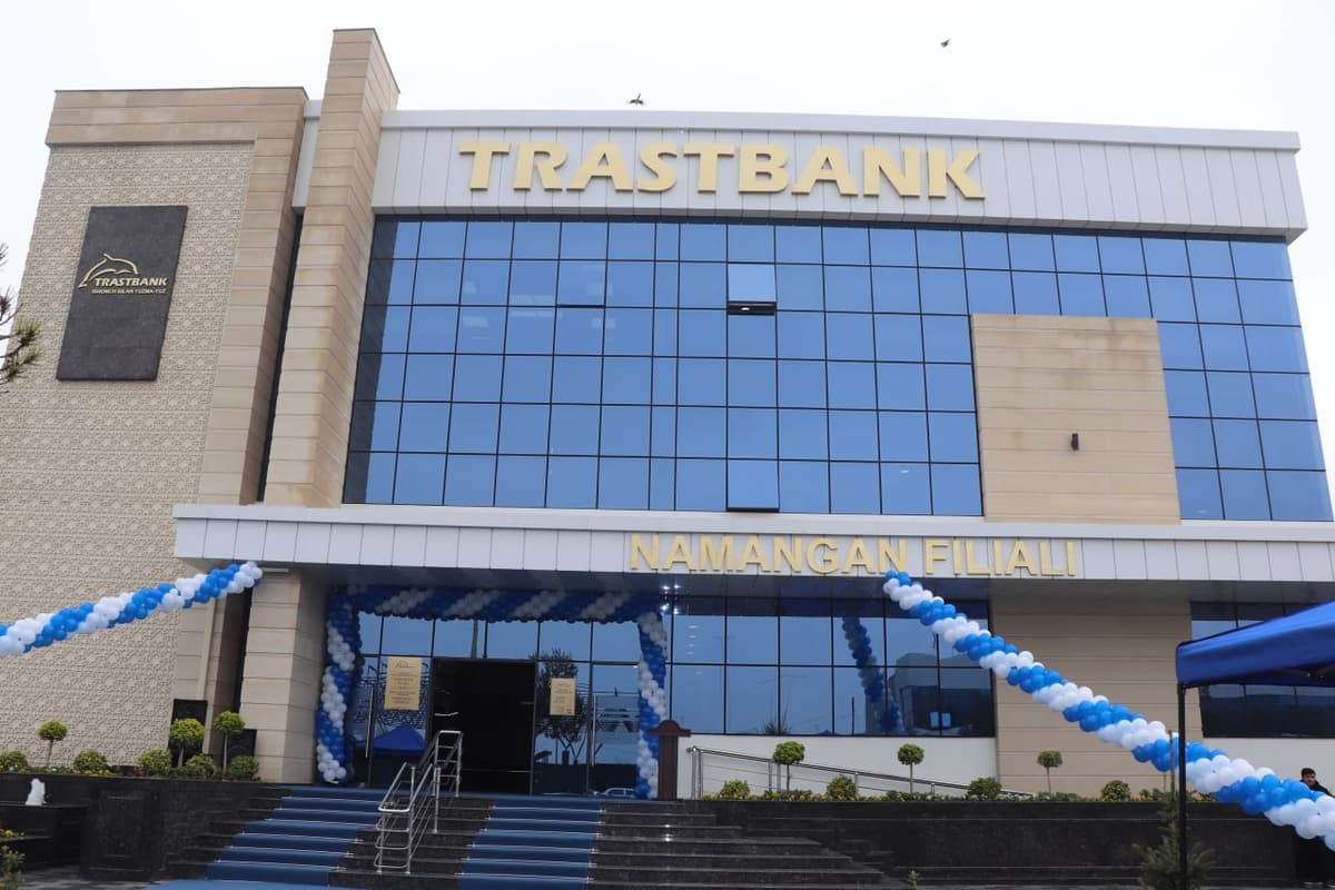 “Trastbank”ning Namangan filiali mijozlarga endi yangi binoda xizmat ko‘rsatadi
