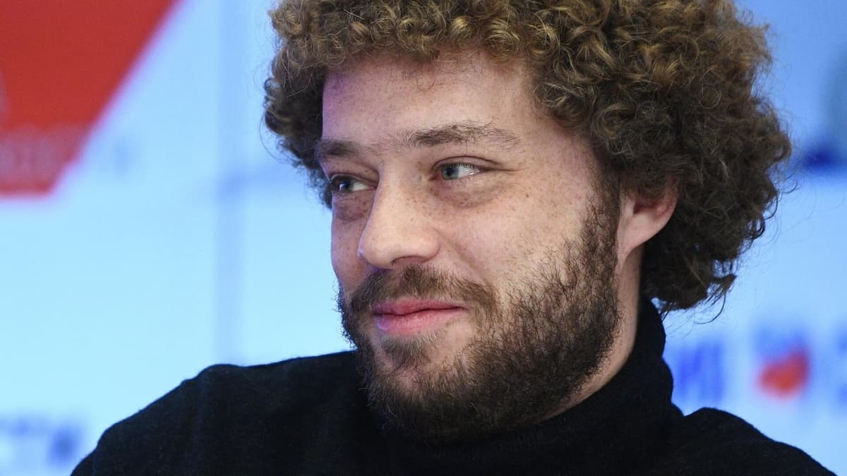Варламов попросил не «затыкать рот» россиянам и относиться к их критике как к «подарку»